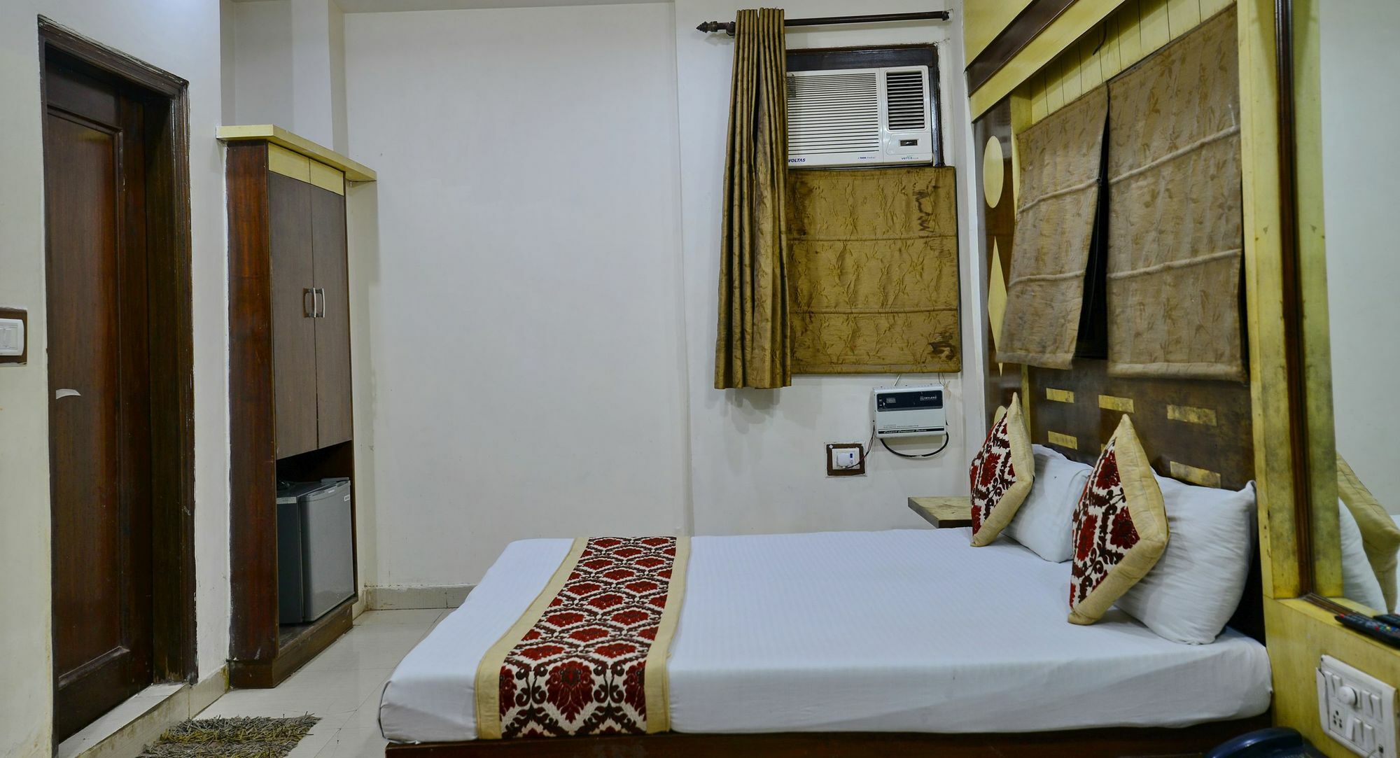 Sai Dham International Hotel 2*